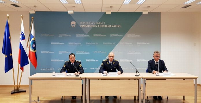 20190509_121954_skupinska