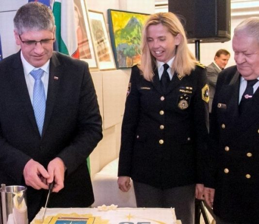 Video – Nasveti ministra Poklukarja za samozaščito