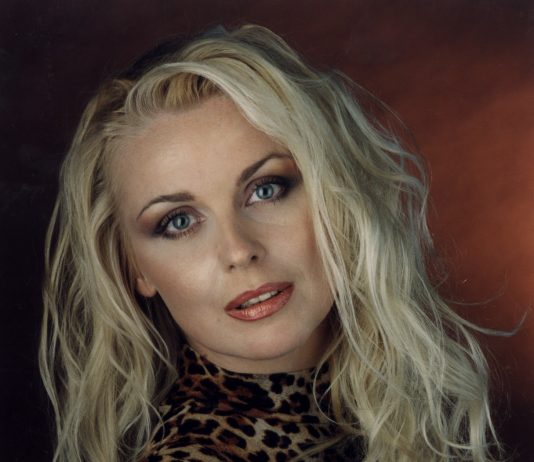 Na današnji dan je umrla pevka Simona Weiss