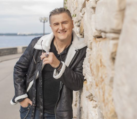 Božidar Wolfand Wolf: SKORAJ TRIDESET LET PO NATEGU STOLETJA Z IGRO CATCH THE CASH SE JE VRNIL DOMOV!