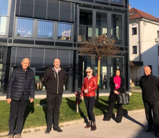 Janez Janša obiskal Dom starejših občanov Metlika