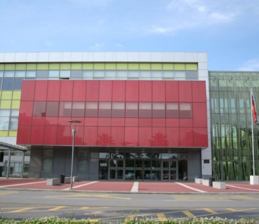 NUJNA VEST: Od ponedeljka bodo zaprte vse slovenske vzgojno izobraževalne ustanove!