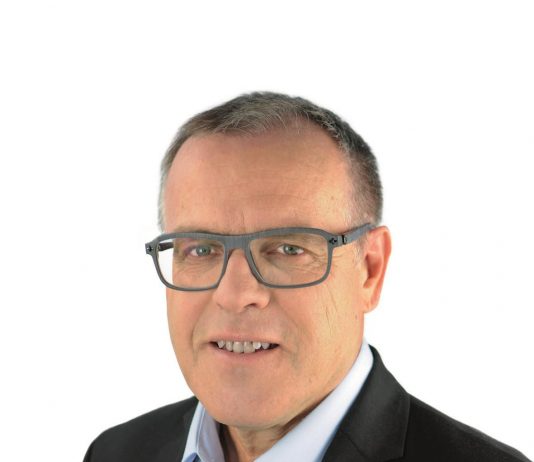 Izolski župan: “Obiskovalce in občane pozivam, da po Izoli hodite primerno oblečeni”