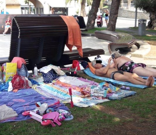 Kaos v Kopru: Premalo prostora za vse, kopalci ležijo vsepovsod