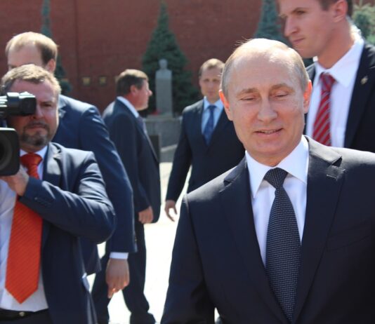 Putin podpisal zakon, ki mu omogoča oblast do leta 2036