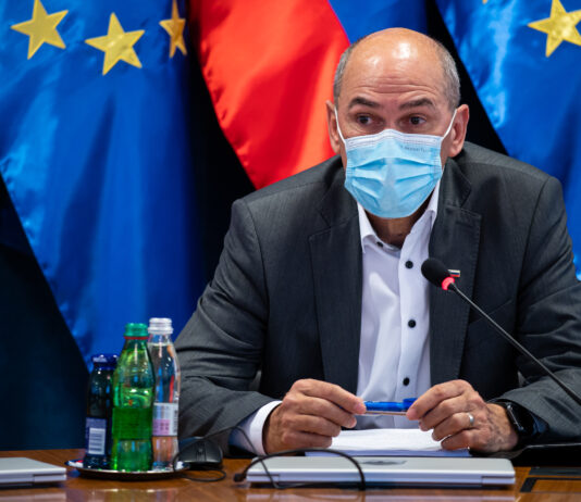 Janez Janša ob prazniku dela: Vsakdo, ki dela, mora zaslužiti za dostojno življenje