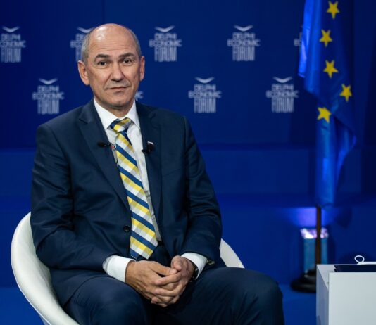 Premier Janša na ekonomskem forumu v Grčiji: Cilj je Evropska unija, ki bo združena in svobodna ter v miru sama s seboj
