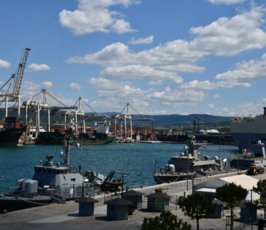 Vojaška vaja mornaric v Kopru do petka