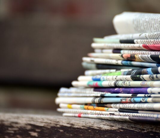 Tudi Primorske novice v rokah Martina Odlazka