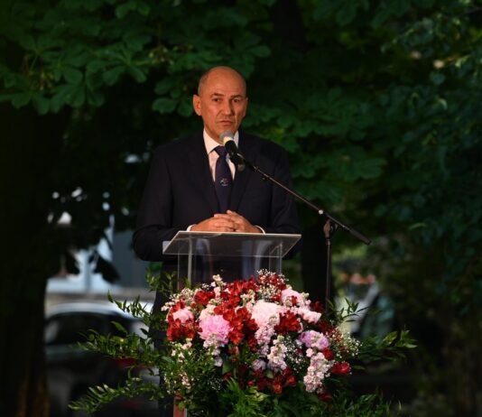 Janša na občinski slovesnosti ob 30-letnici samostojne Slovenije: Moč moramo črpati iz časov, ko slovenski narod ni bil razdvojen