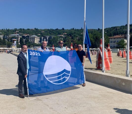 Plaža v Luciji ima letos prvič modro zastavo