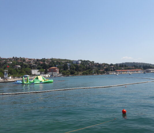 Še ena smrt, v Bernardinu iz morja potegnili moško truplo