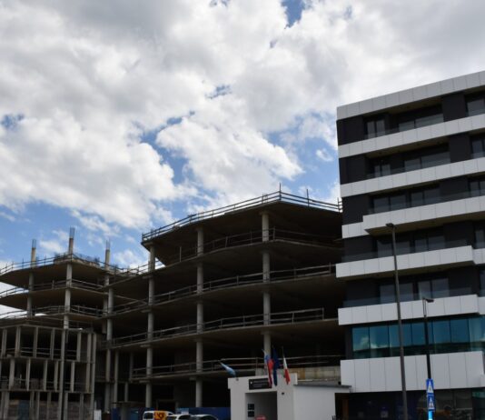 Koprska občina prodaja dele nedokončanega Solisa, izklicna cena sedem milijonov in pol