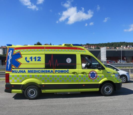 Piranski zdravstveni dom ima novo reševalno vozilo