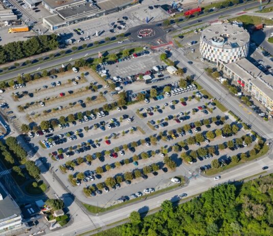 Jutri se v Kopru začenja gradnja nove parkirne hiše, del parkirišča za Barko bo zaprt