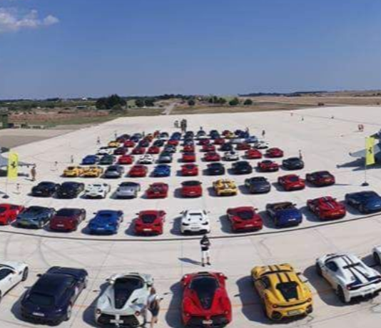 Ferrari klub na slovenski obali: Ta vikend srečanje lastnikov luksuznih jeklenih konjičkov