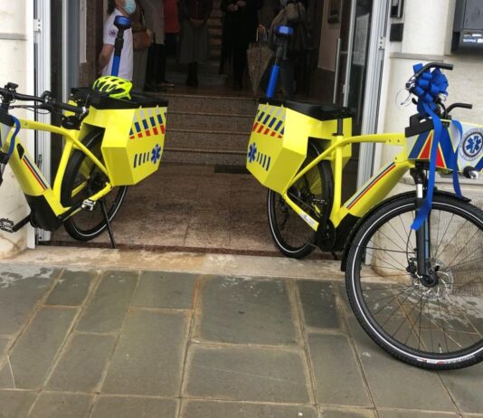 Reševalca na kolesih v Izoli ob vikendih in praznikih