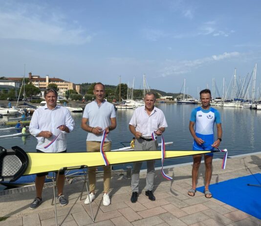Izolska občina veslaškemu klubu Argo kupila nov čoln