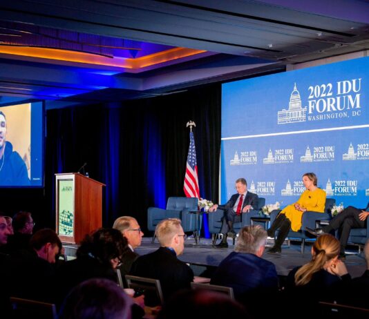 Janeza Janšo v Ameriki imenovali za častnega člana svetovalnega odbora globalnega zavezništva desne sredine